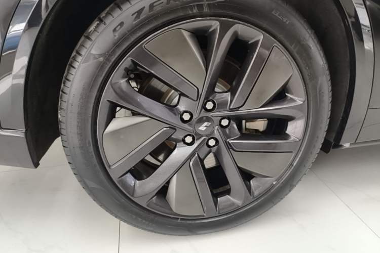 Used Li Auto L9 2022 Max model Right Rear Wheel Hub