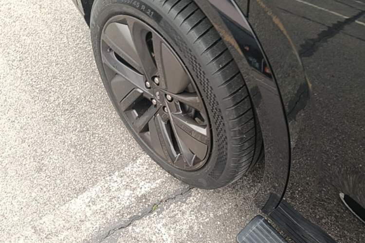 Used Li Auto L9 2022 Max model Right Rear Wheel Hub