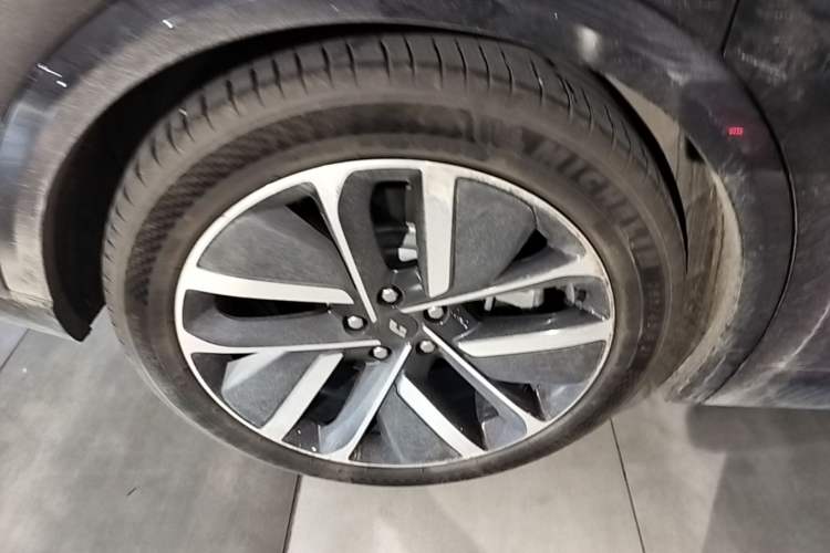 Used Li Auto L9 2022 Max model Right Rear Wheel Hub