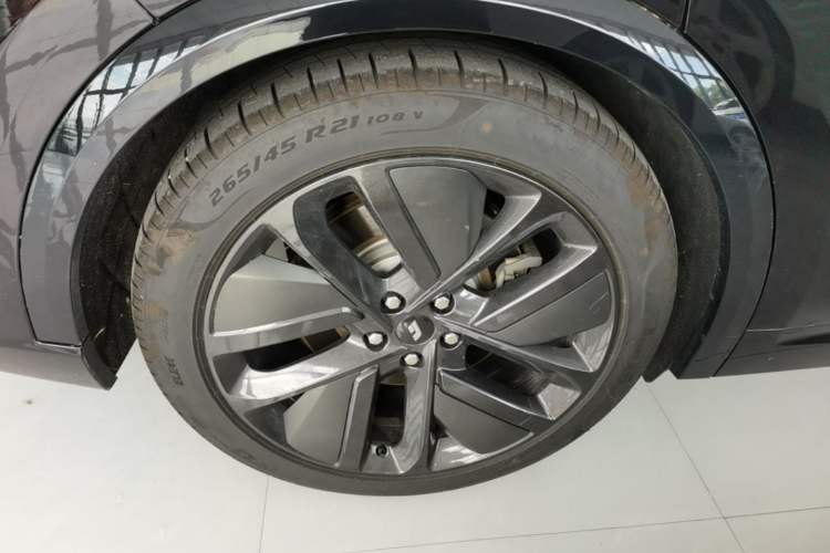 Used Li Auto L9 2022 Max model Right Rear Wheel Hub