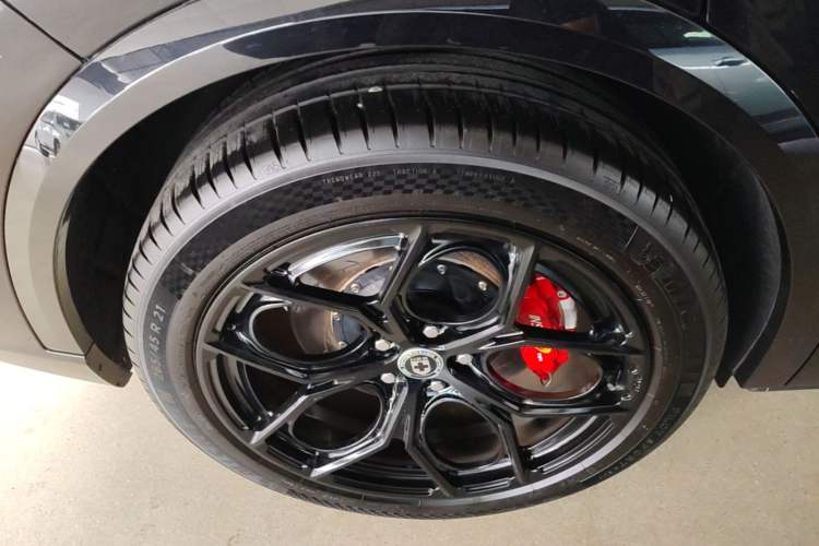 Used Li Auto L9 2022 Max model Right Rear Wheel Hub