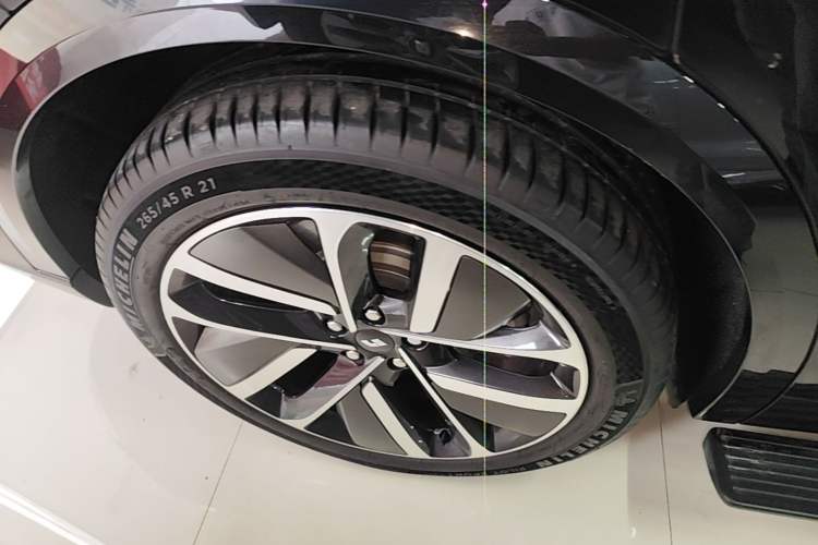 Used Li Auto L9 2022 Max model Right Rear Wheel Hub