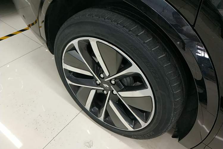 Used Li Auto L9 2022 Max model Right Rear Wheel Hub