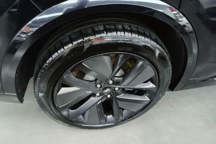 Used Li Auto L9 2022 Max model Right Rear Wheel Hub