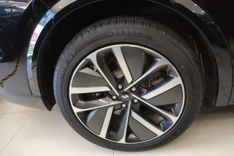 Used Li Auto L9 2022 Max model Right Rear Wheel Hub
