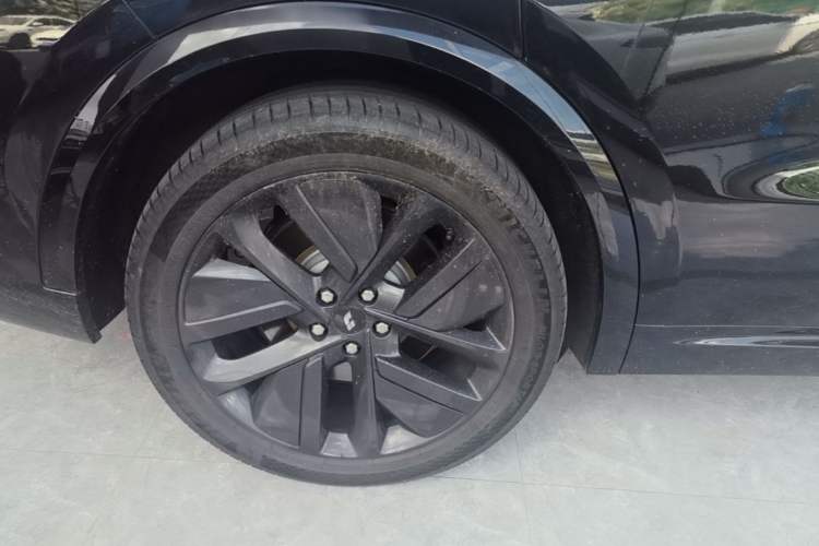Used Li Auto L9 2022 Max model Right Rear Wheel Hub