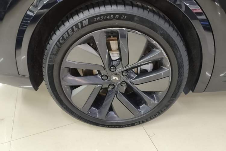 Used Li Auto L9 2022 Max model Right Rear Wheel Hub