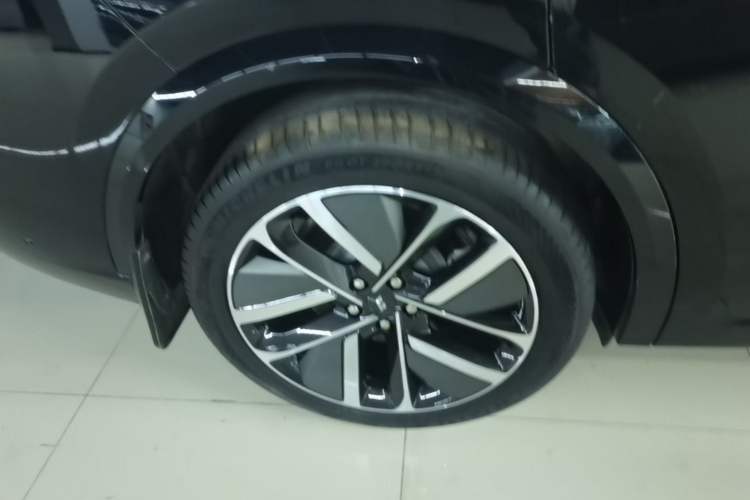 Used Li Auto L9 2022 Max model Right Rear Wheel Hub
