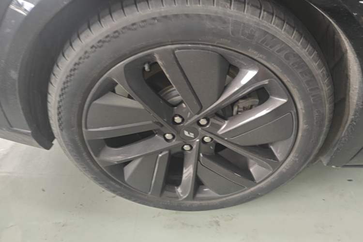 Used Li Auto L9 2022 Max model Right Rear Wheel Hub