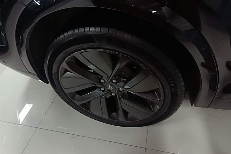 Used Li Auto L9 2022 Max model Right Rear Wheel Hub