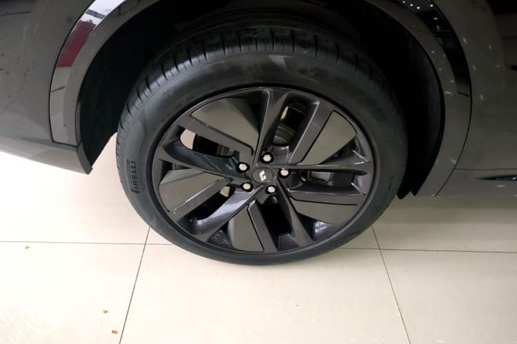 Used Li Auto L9 2022 Max model Right Rear Wheel Hub