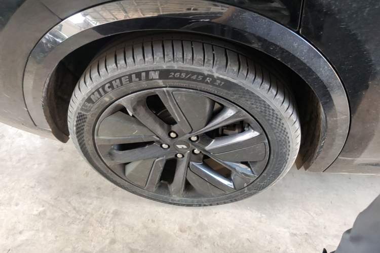 Used Li Auto L9 2022 Max model Right Rear Wheel Hub