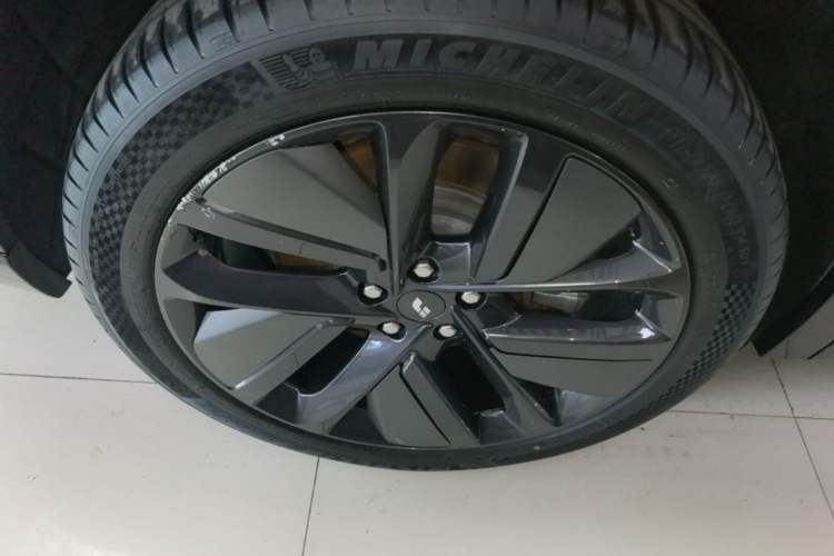 Used Li Auto L9 2022 Max model Right Rear Wheel Hub