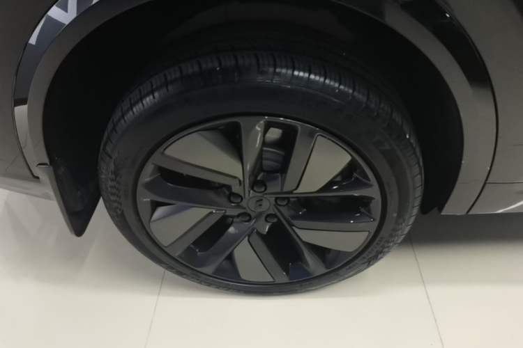 Used Li Auto L9 2022 Max model Right Rear Wheel Hub