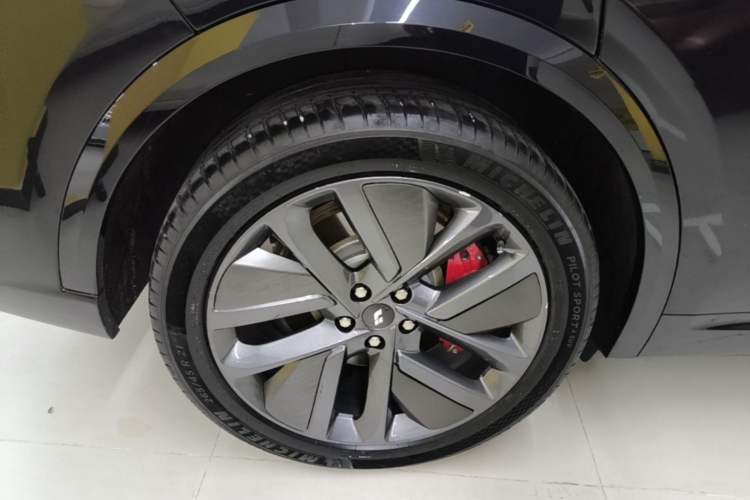 Used Li Auto L9 2022 Max model Right Rear Wheel Hub