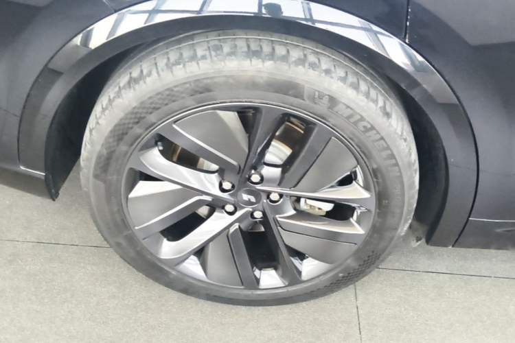 Used Li Auto L9 2022 Max model Right Rear Wheel Hub
