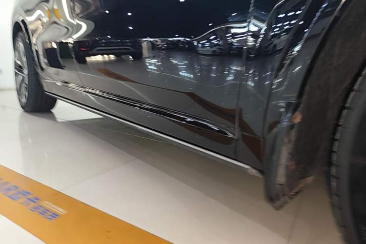 Used Li Auto L9 2022 Max model Right Side Sill