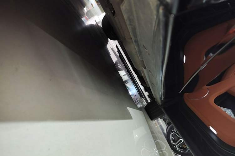 Used Li Auto L9 2022 Max model Right Side Sill