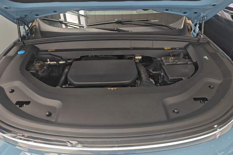 Used Li Auto L9 2022 Max model Engine Bay