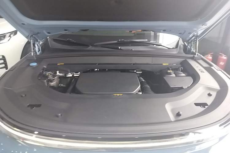 Used Li Auto L9 2022 Max model Engine Bay