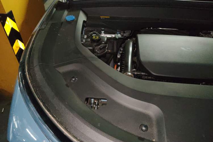 Used Li Auto L9 2022 Max model Engine Bay Right