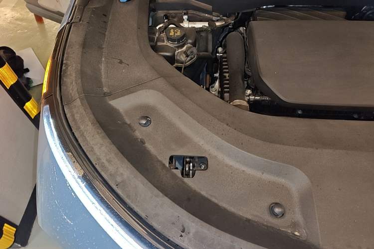 Used Li Auto L9 2022 Max model Engine Bay Right