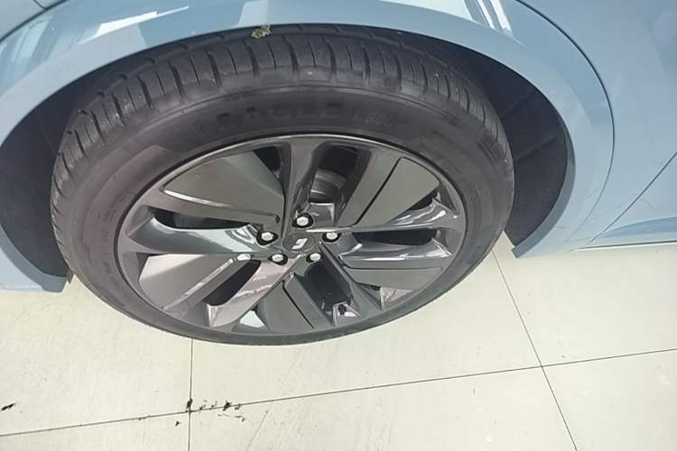 Used Li Auto L9 2022 Max model Exterior 4