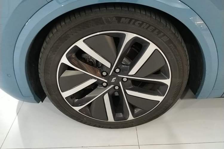 Used Li Auto L9 2022 Max model Exterior 4