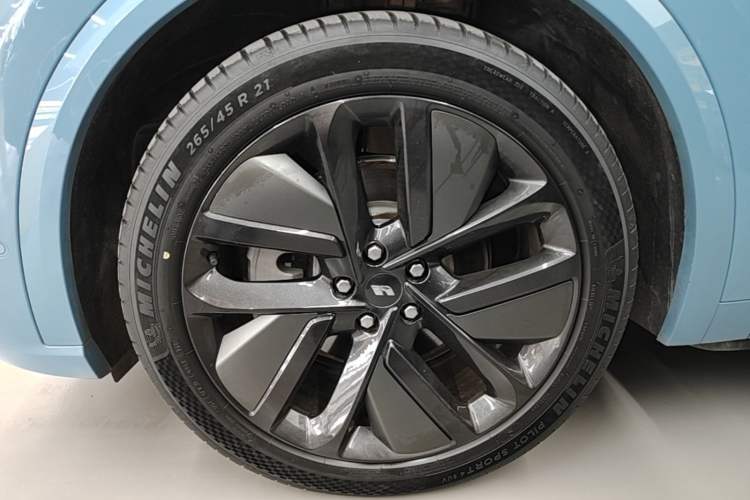 Used Li Auto L9 2022 Max model Exterior 4
