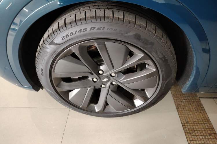 Used Li Auto L9 2022 Max model Exterior 4