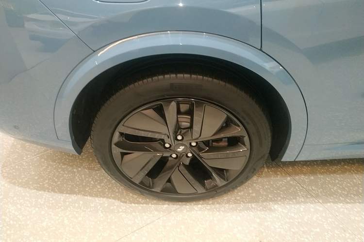 Used Li Auto L9 2022 Max model Exterior 5