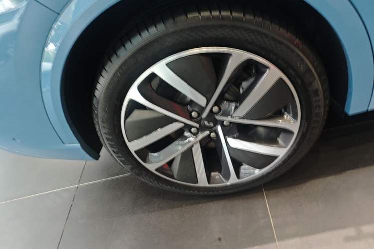 Used Li Auto L9 2022 Max model Exterior 5