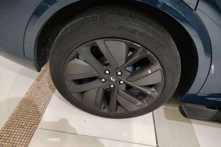 Used Li Auto L9 2022 Max model Exterior 5