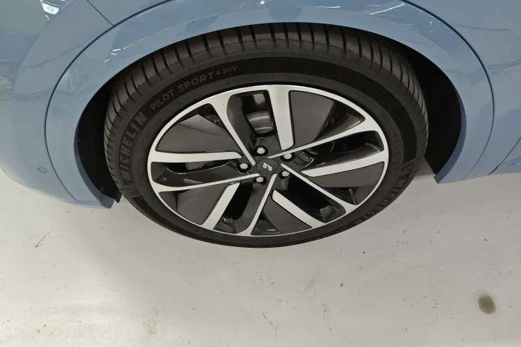 Used Li Auto L9 2022 Max model Exterior 7