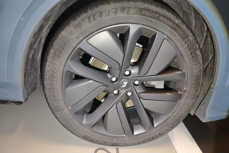 Used Li Auto L9 2022 Max model Exterior 7