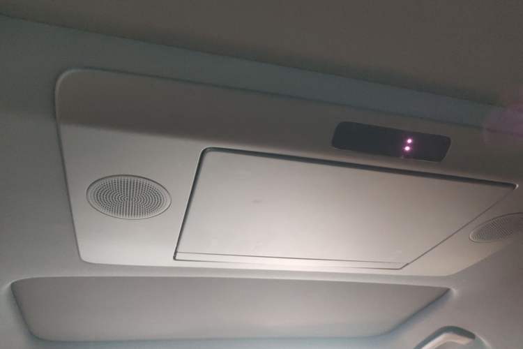 Used Li Auto L9 2022 Max model Headliner