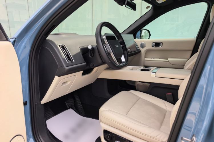 Used Li Auto L9 2022 Max model Interior 1