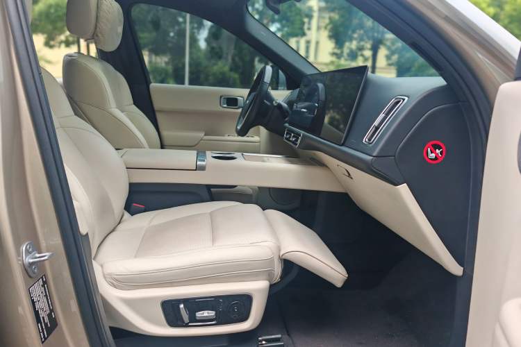 Used Li Auto L9 2022 Max model Interior 1