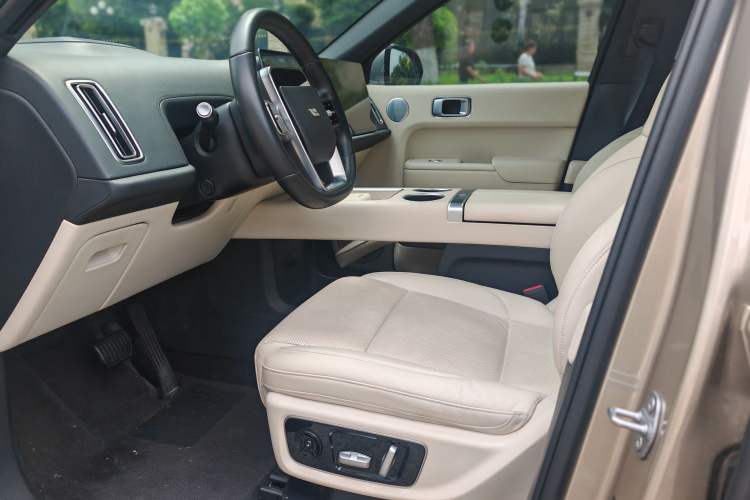 Used Li Auto L9 2022 Max model Interior 7