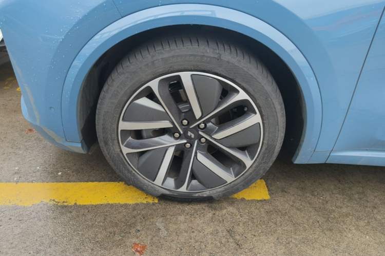 Used Li Auto L9 2022 Max model Left Front Wheel Hub