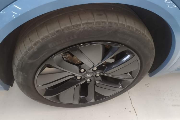 Used Li Auto L9 2022 Max model Left Front Wheel Hub