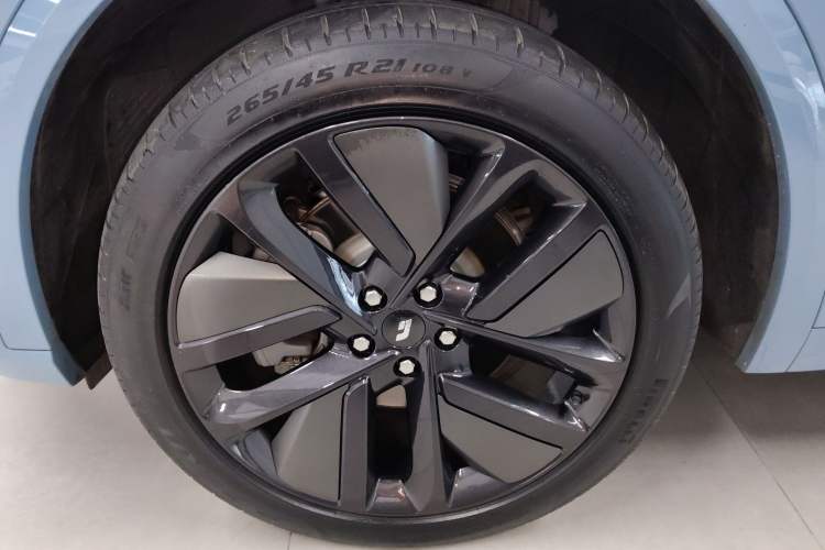 Used Li Auto L9 2022 Max model Left Front Wheel Hub