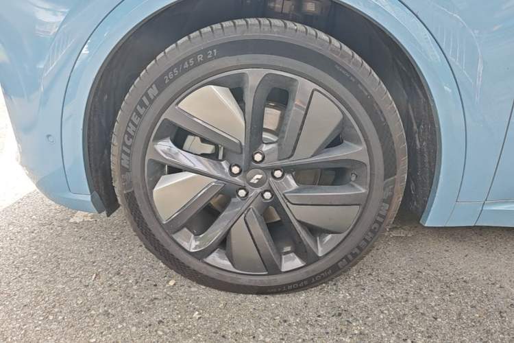 Used Li Auto L9 2022 Max model Left Front Wheel Hub