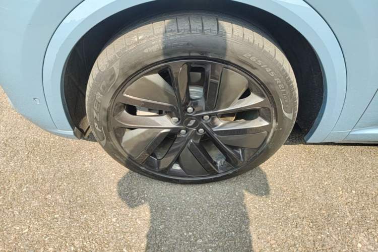 Used Li Auto L9 2022 Max model Left Front Wheel Hub
