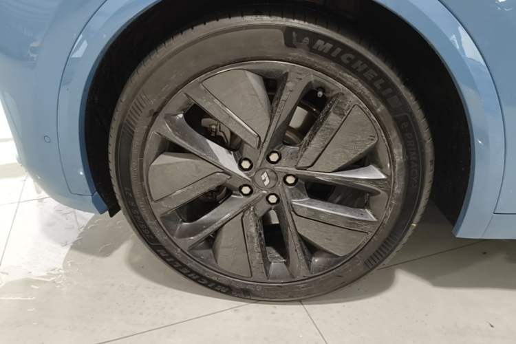 Used Li Auto L9 2022 Max model Left Front Wheel Hub