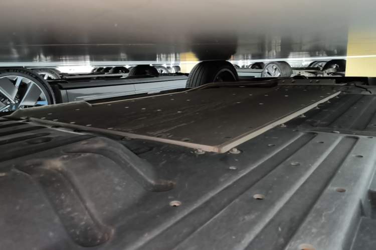 Used Li Auto L9 2022 Max model Left Side Sill