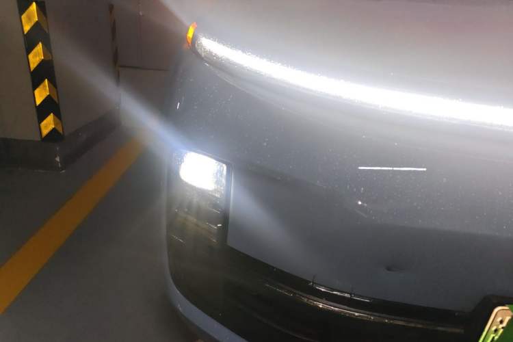 Used Li Auto L9 2022 Max model Right Front Headlight