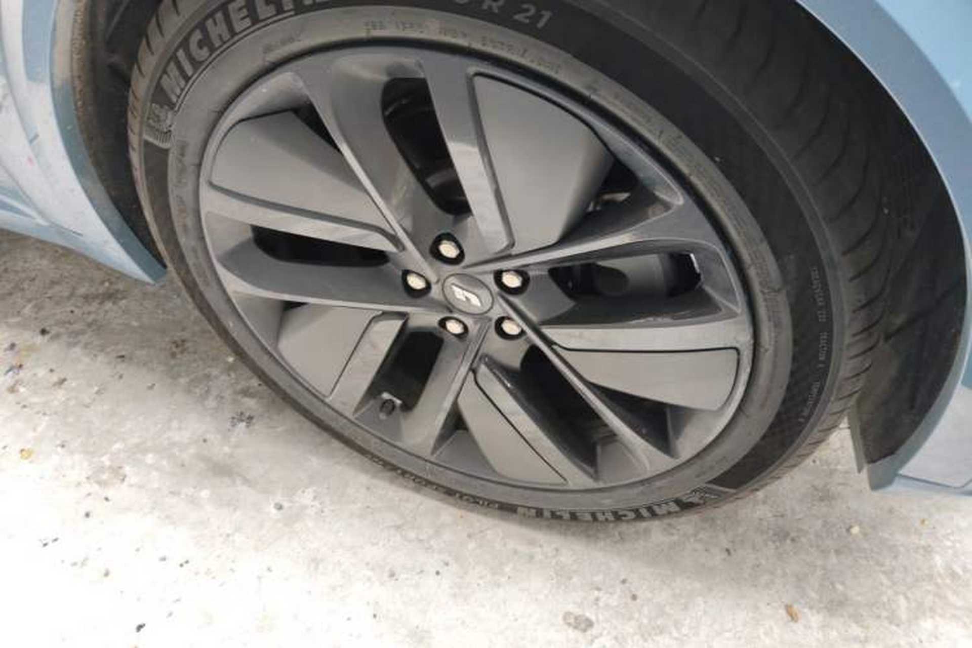 Used Li Auto L9 2022 Max model Right Front Wheel Hub