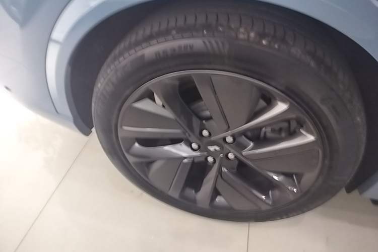 Used Li Auto L9 2022 Max model Right Rear Wheel Hub
