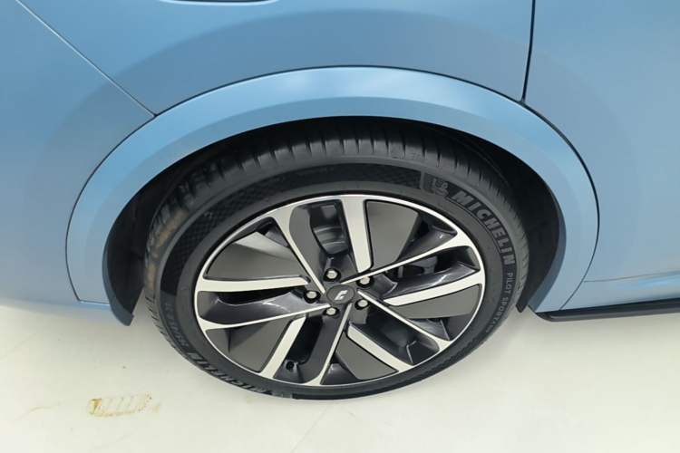 Used Li Auto L9 2022 Max model Right Rear Wheel Hub